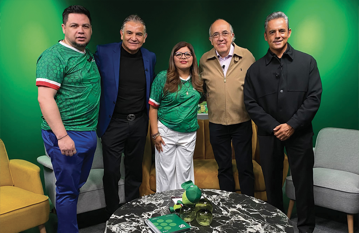 Entrevista con invitado en SOC TV